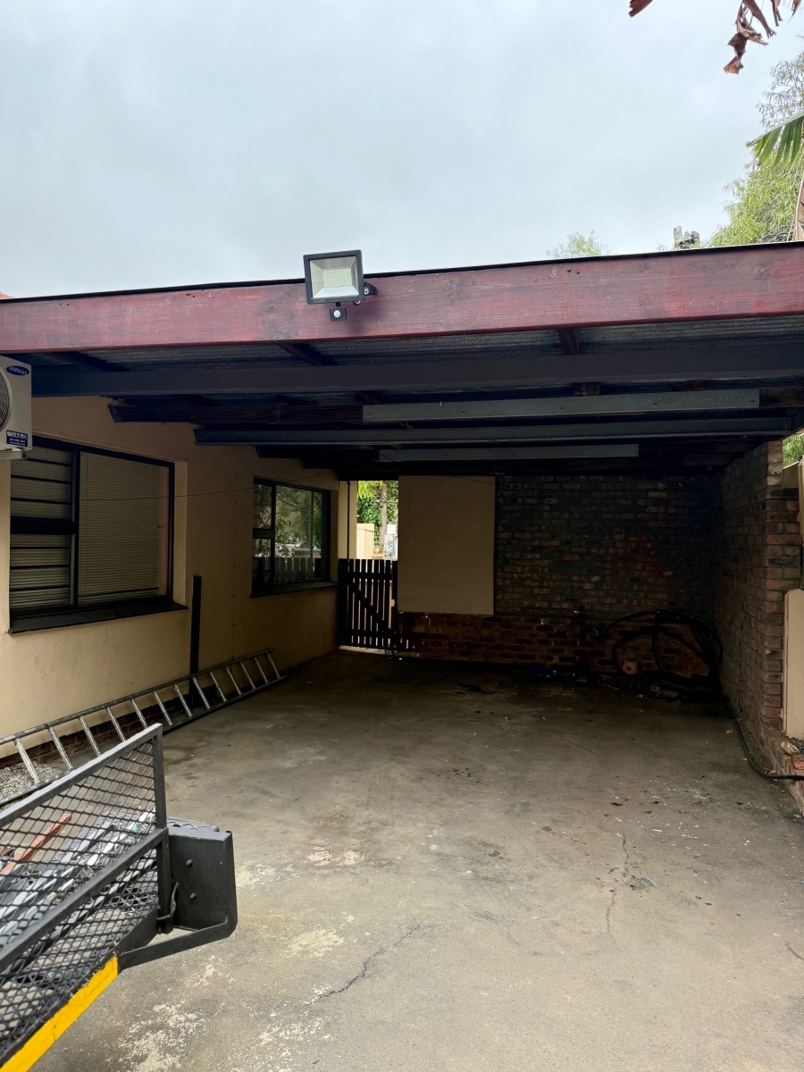 4 Bedroom Property for Sale in Bergzicht Western Cape